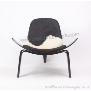 Wegner shell chair